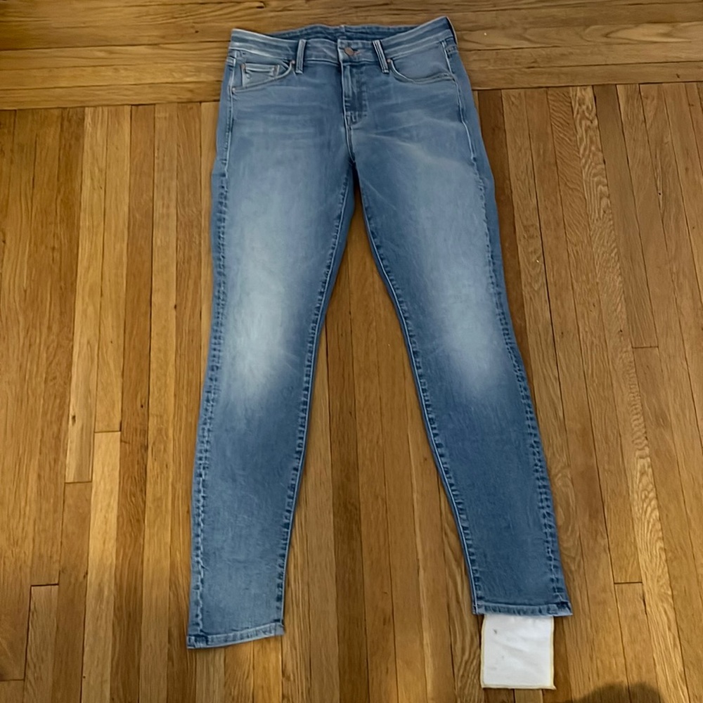 Authentic Mother Denim Size 26 Stretch Mid Rise Straight Leg light wash jean.
